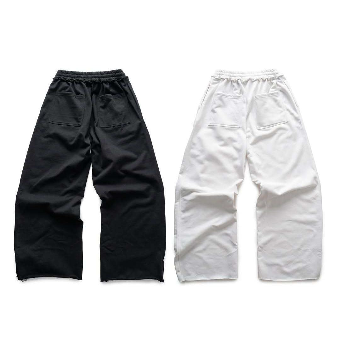 BLACK WHITE SWEATPANTS